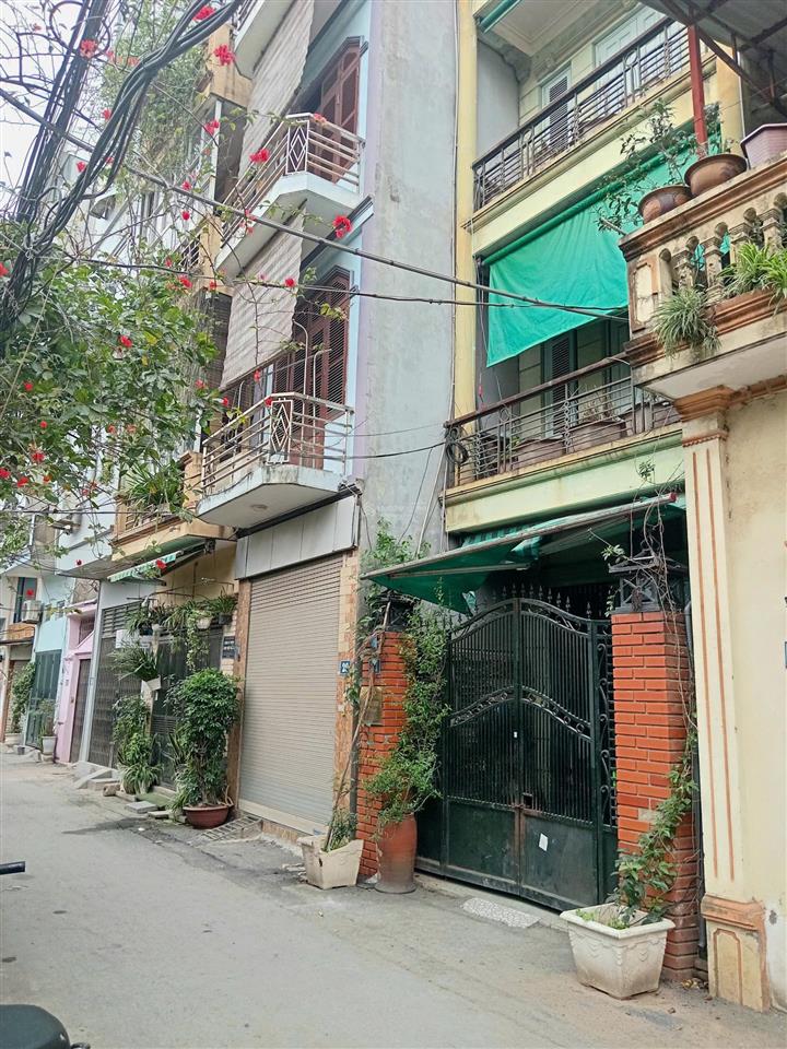 Bán nhà phân lô cán bộ thành ủy, trung tâm phường cầu diễn. dt 52 m2, 2 tầng, mt 5 m, (giá 13 tỷ)