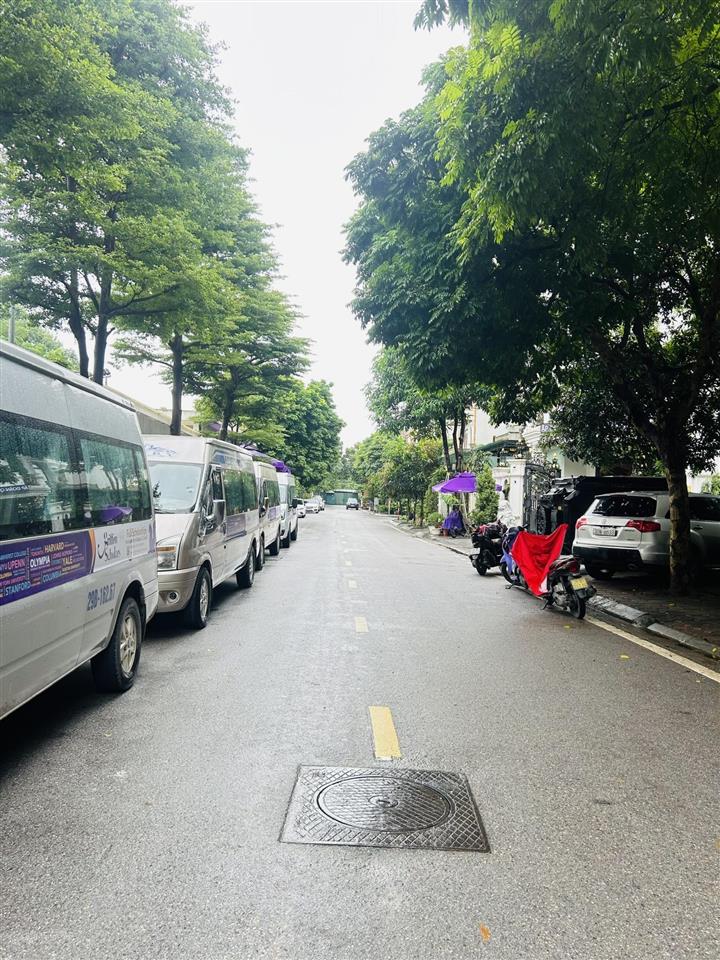 Bán nhà phân lô ngõ phố giáp nhất. dt 95 m2, mt 6,2 m, ngõ ô tô, nhà c4 (giá 23,5 tỷ)