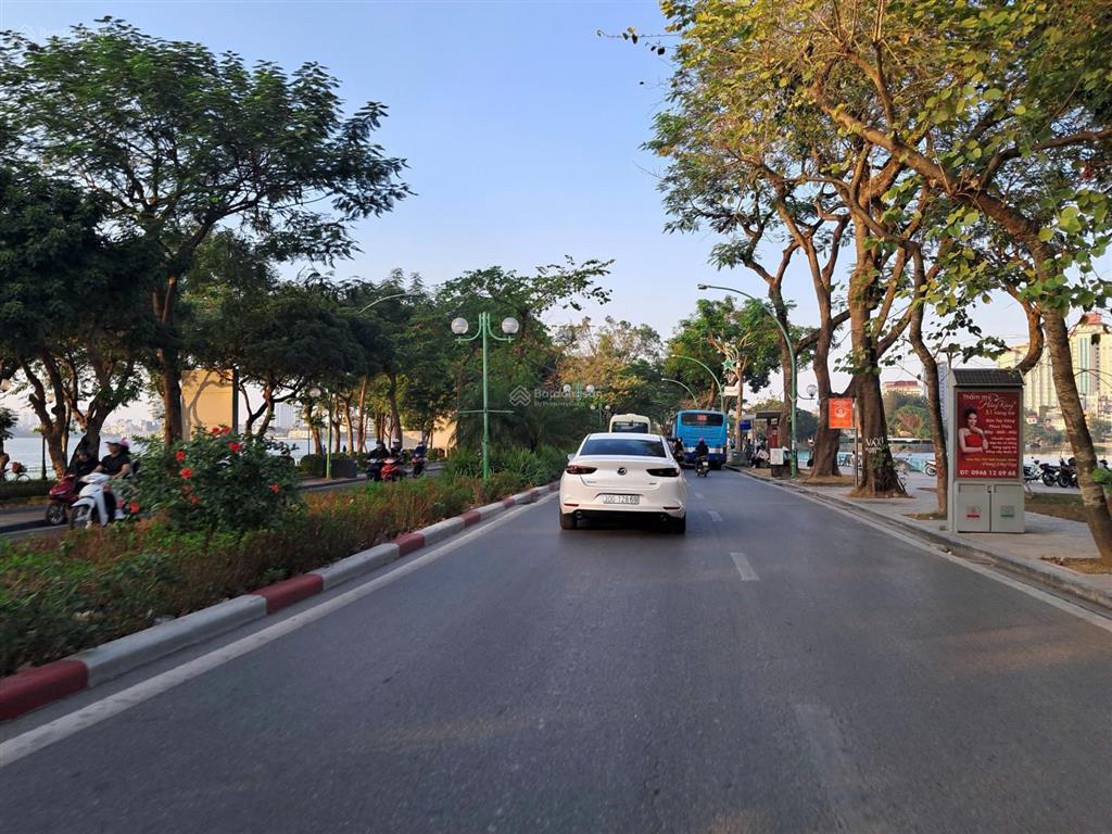Bán nhà mặt phố đào tấn  liễu giai ,29,8 tỷ, 45m2, mặt tiền 4m, giấy phép xd 7 tầng, (giá 29,8 tỷ)
