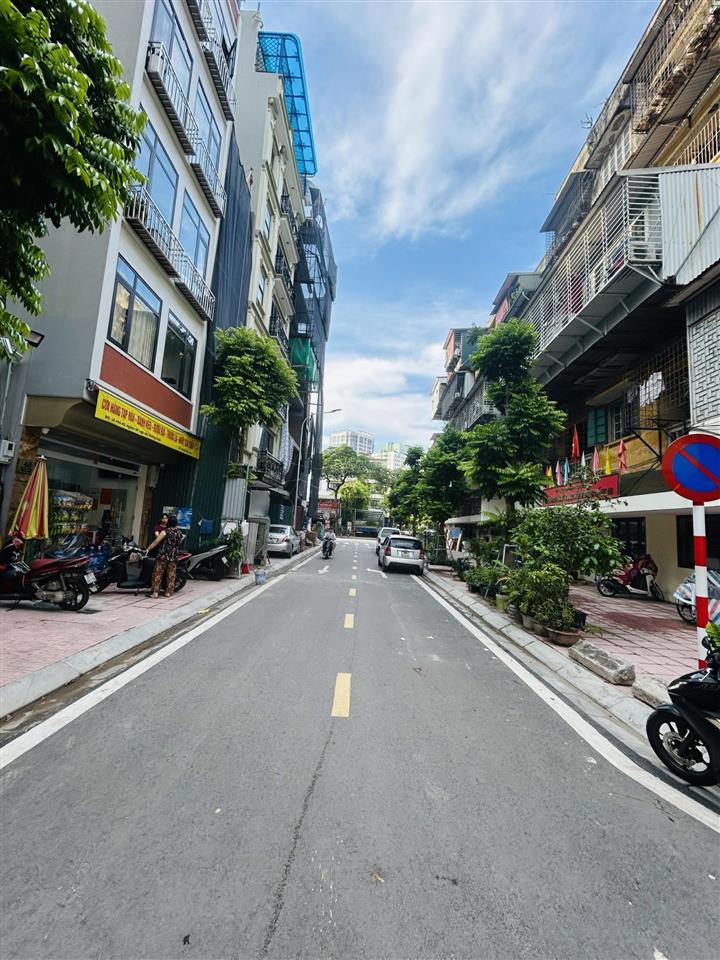 Bán nhà mặt phố vĩnh phúc, ba đình. dt 52 m2, 9 tầng thang máy, mt 6,1 m, giá 32,8 tỷ. 0903 268 ***