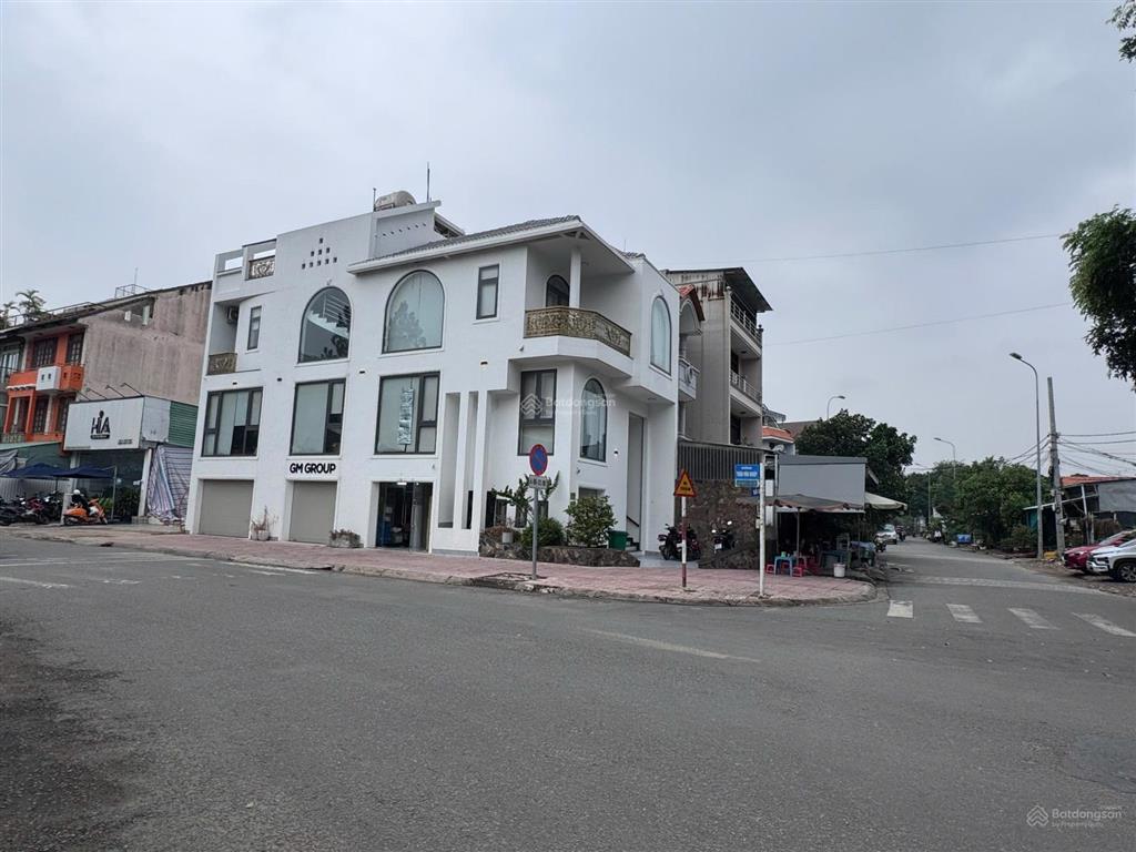 Siêu phẩm t10 biệt thự view đẹp góc 2 mt thân văn nhiếp  sông giồng, q 2, dt 130 m2 hơn 30 tỷ