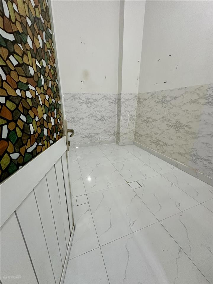 Bán nhà trung tâm nha trang hẻm 1170 đường 2/4 phường vạn thắng. giá bán 2,3 tỷ sổ đỏ riêng.