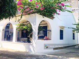 Hữu duyên sỡ hữu căn góc hẻm ô tô đường 2/4 (chỉ 50tr/1m2)cách biển hòn chồng 1km