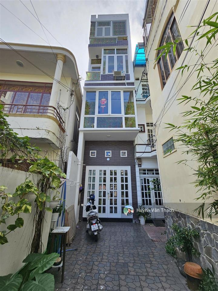 Nhà 4 tầng tttp nha trang giá 5ty phù hợp an cư tại trung tâm nha trang