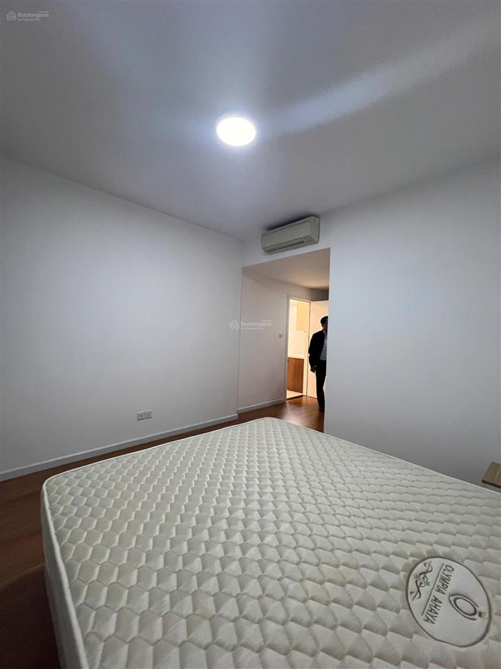 Tôi cần bán căn hộ 3pn mulberry lane, full nội thất, sổ hồng lâu dài, bc đông nam, giá 8.95 tỷ
