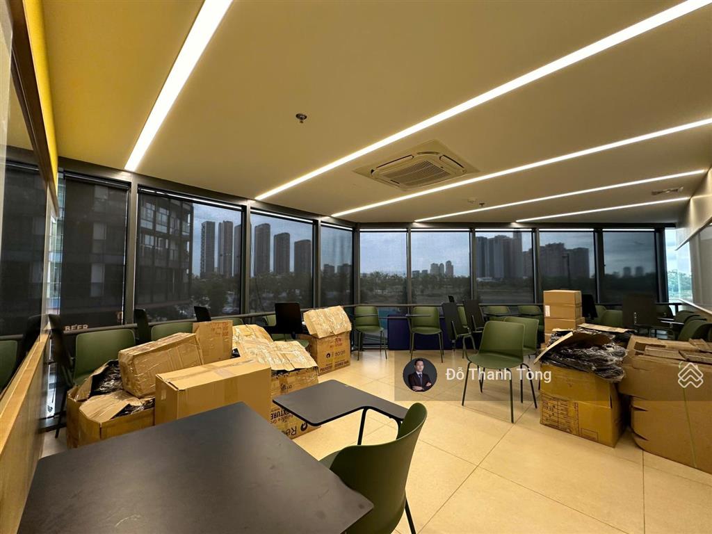 Cho thuê shop thương mại/văn phòng tòa nhà the crest  metropole thủ thiêm. chỉ 26$/m2/tháng