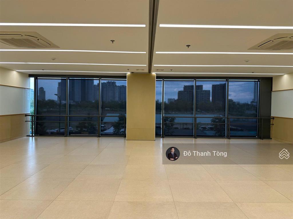 Cho thuê shop thương mại/văn phòng tòa nhà the crest  metropole thủ thiêm. chỉ 26$/m2/tháng