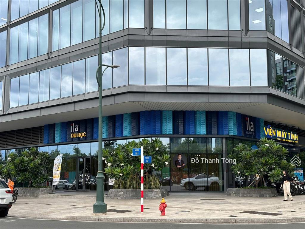 Cho thuê shop thương mại/văn phòng tòa nhà the crest  metropole thủ thiêm. chỉ 26$/m2/tháng