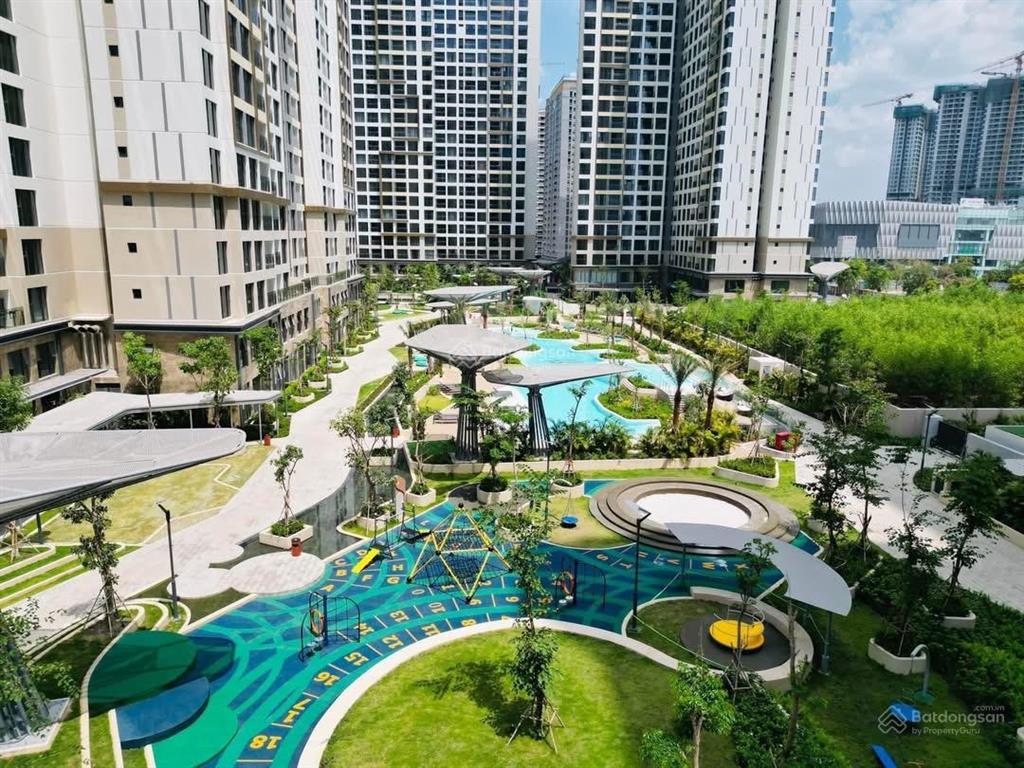 Resort tại gia  2pn lumière boulevard (74m2), view hồ bơi phi thuyền. giá hấp dẫn 4,1 tỷ all in