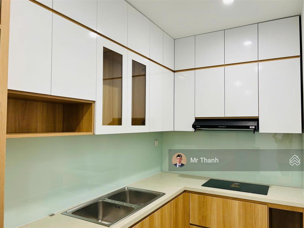 Chính chủ bán gấp 2pn  2wc full nội thất, tầng thấp tiện lợi view nội khu resort giá 4,8 tỷ all in