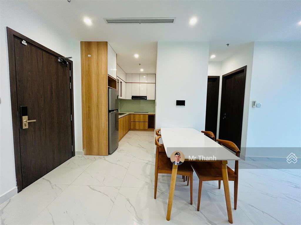 Chính chủ bán gấp 2pn  2wc full nội thất, tầng thấp tiện lợi view nội khu resort giá 4,8 tỷ all in