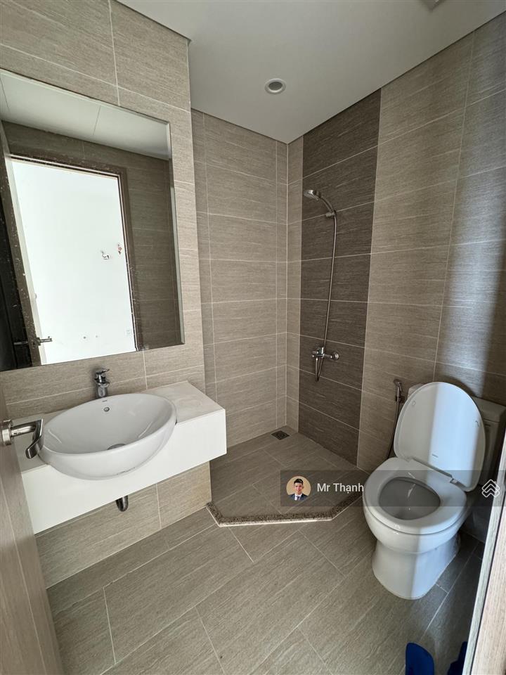 Bán studio 28,5m2 sẳn sổ the origami. có nội thất, có ban công, tầng trung. chỉ 1,85 tỷ allin.