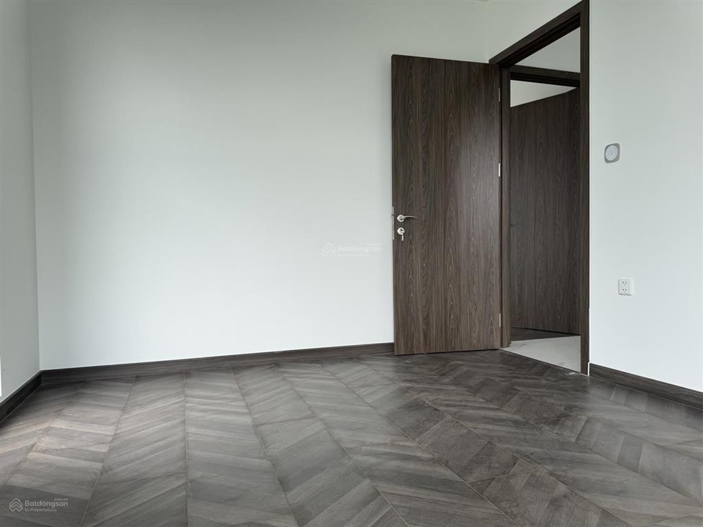 Chủ đầu tư bán the beverly góc 2pn 80m2 tòa be, tầng trung view sông. giá 4,8 tỷ già full 100%