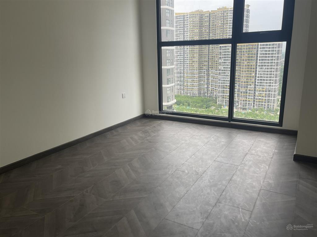Giảm sâu 2,8 tỷ allin, căn hộ 1pn + 55m2 tầng cao view skyline hướng tây tứ trạch view sông