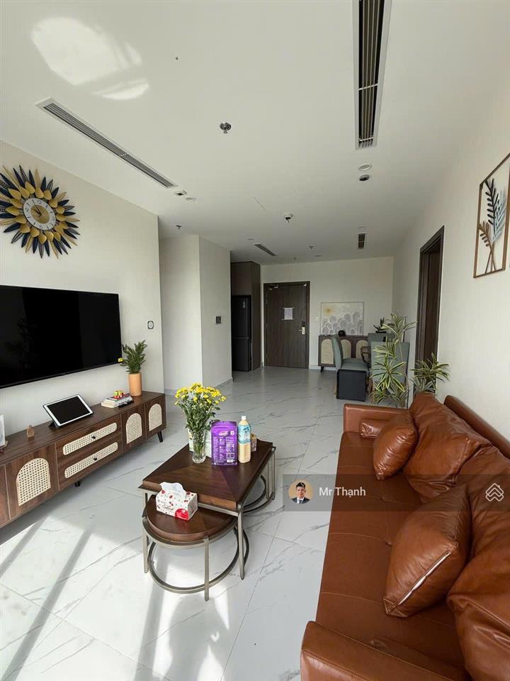 Bán căn hoa hậu beverly 2pn 2wc full nội thất dt 79m2, hướng đn view công viên. giá 4,9 tỷ all in