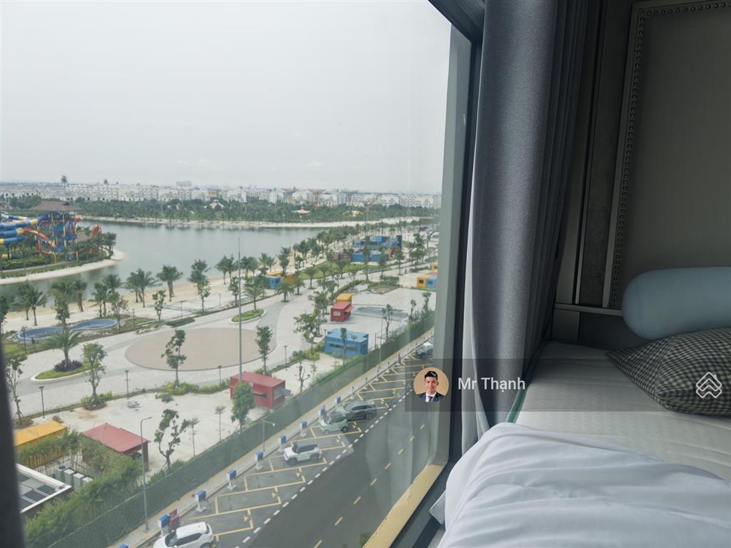 Bán căn hoa hậu beverly 2pn 2wc full nội thất dt 79m2, hướng đn view công viên. giá 4,9 tỷ all in