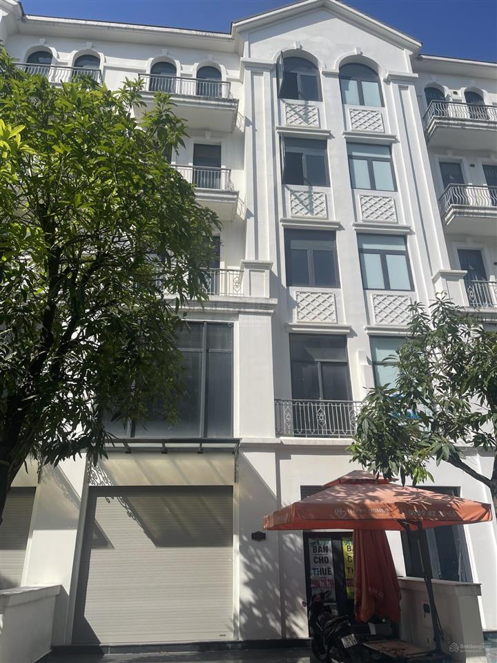 Độc quyền bán nhà phố manhattanvinhomes q9, giá 24.5 tỷ, dt 126m2, trục đường kinh doanh, nhà thô