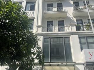 Độc quyền bán nhà phố manhattanvinhomes q9, giá 24.5 tỷ, dt 126m2, trục đường kinh doanh, nhà thô