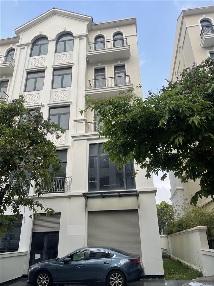 Độc quyền bán nhà phố manhattan, dt162m2, nhà 5 tầng, giá 26.5 tỷ, kế bên vinschool, kinh doanh tốt