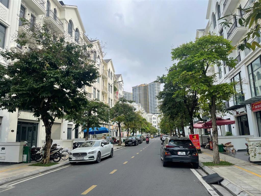 Độc quyền bán nhà phố manhattan, dt162m2, nhà 5 tầng, giá 26.5 tỷ, kế bên vinschool, kinh doanh tốt
