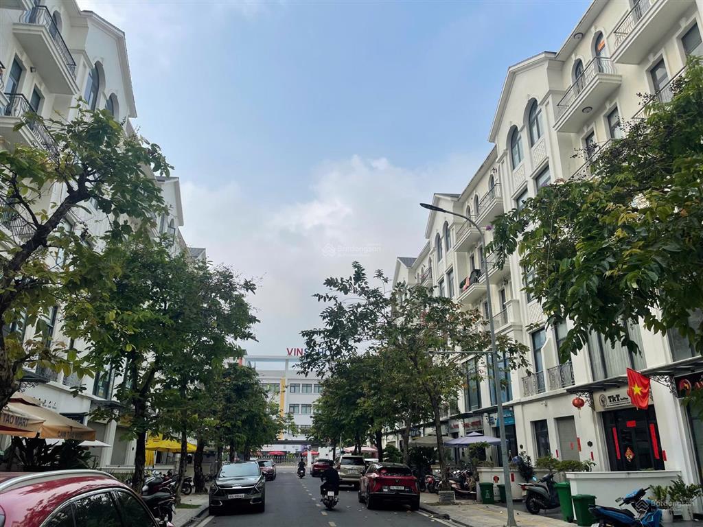 Độc quyền bán nhà phố manhattan, dt162m2, nhà 5 tầng, giá 26.5 tỷ, kế bên vinschool, kinh doanh tốt