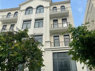 Độc quyền bán nhà phố manhattan, dt162m2, nhà 5 tầng, giá 26.5 tỷ, kế bên vinschool, kinh doanh tốt