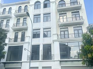 Độc quyền nhà phố manhattanvinhomes q9, dt84m2, 5 tầng, giá 16 tỷ, sát trường vinschool và cv 36ha