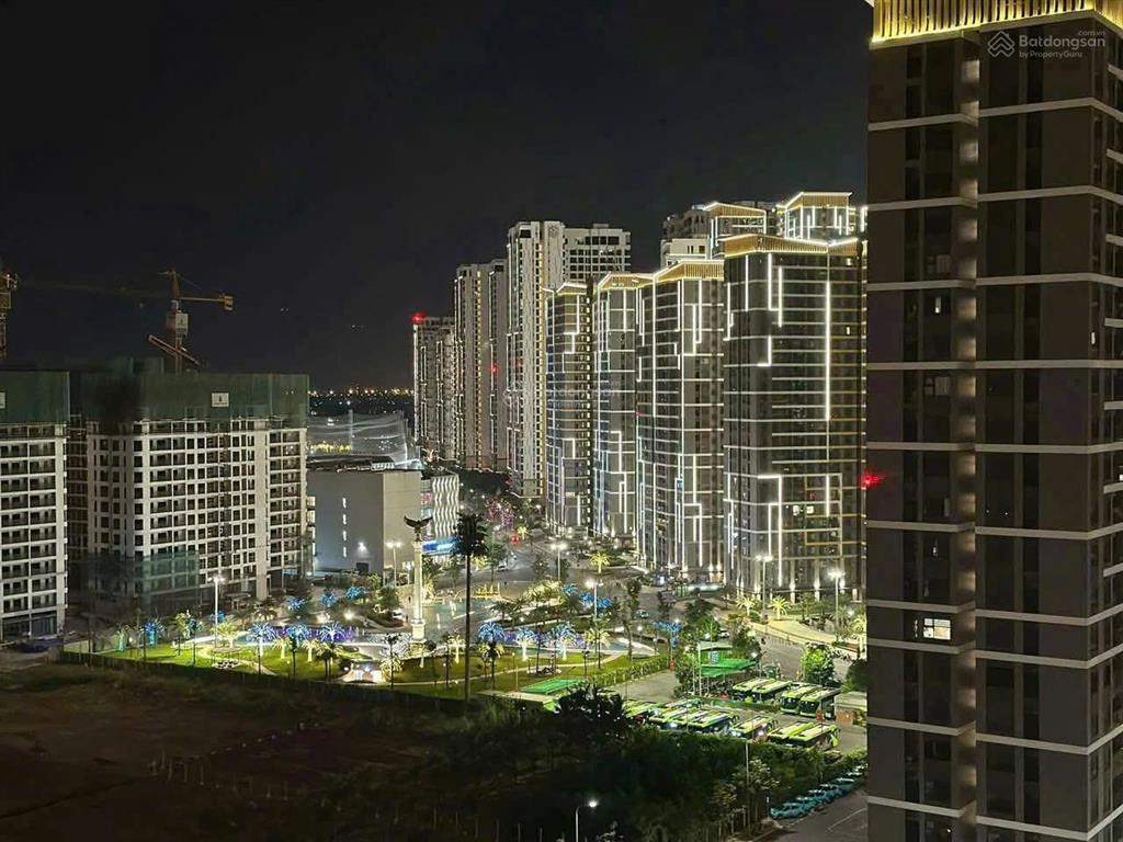 Độc quyền bán căn 2pn2wc, beverly solari, giá 3.330 tỷ, view đông nam nhìn quảng trường, tầng trung