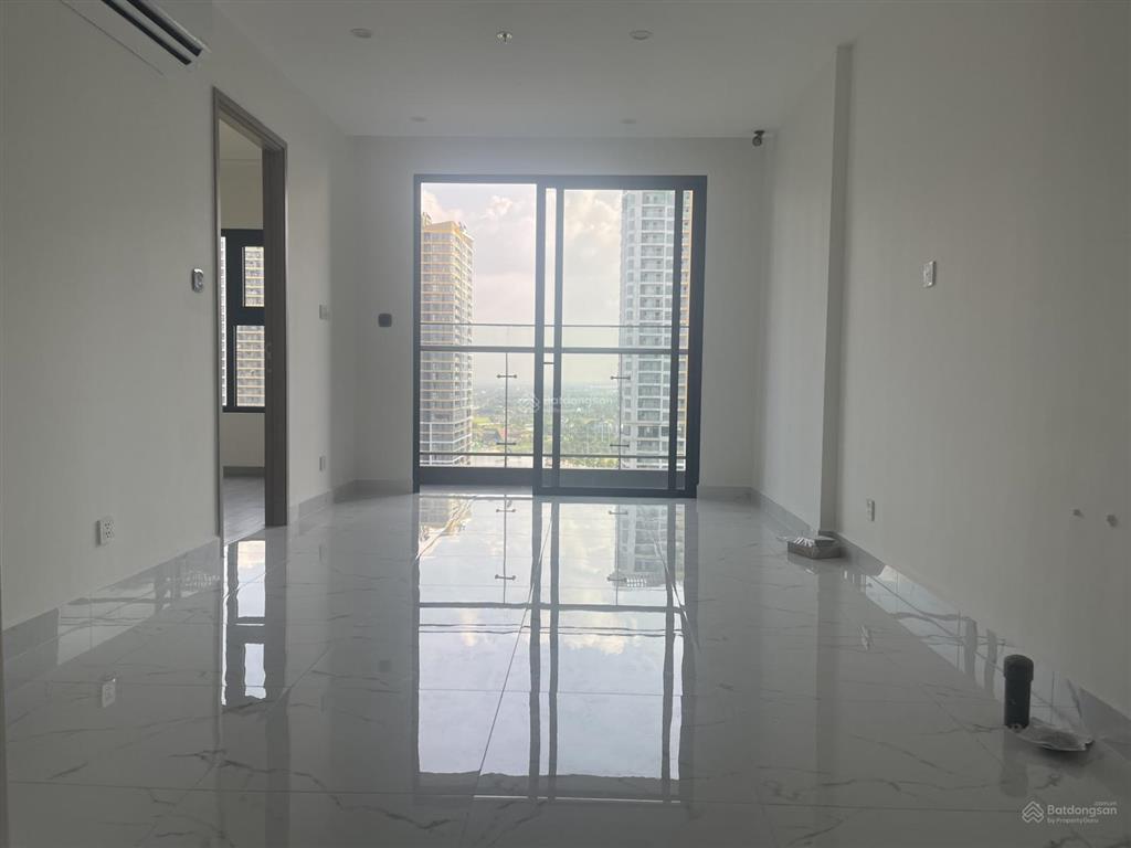 Độc quyền bán căn 2pn2wc, beverly solari, giá 3.330 tỷ, view đông nam nhìn quảng trường, tầng trung