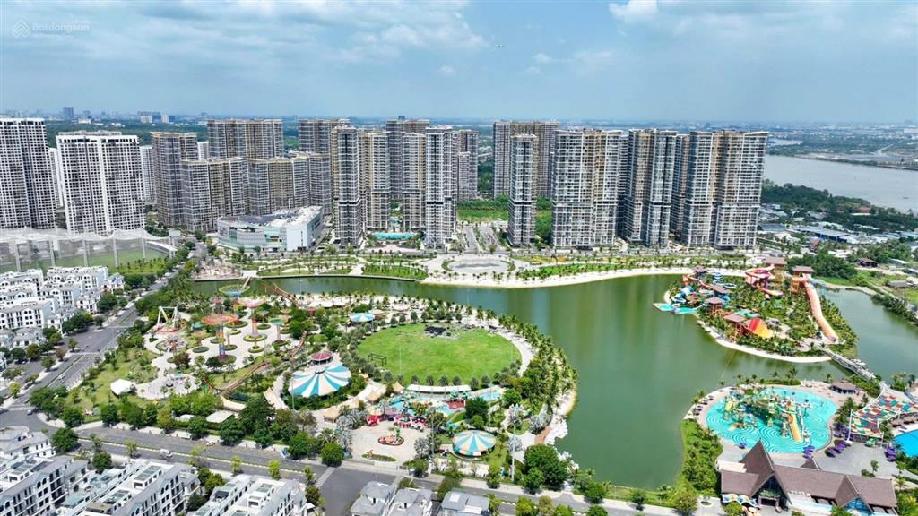 Bán căn góc 2pn, giá 4.7 tỷ, dt80m2, tầng trung view sông đồng nai, the beverly  vinhomes quận 9