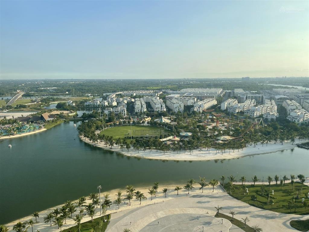Bán căn góc 2pn, giá 4.7 tỷ, dt80m2, tầng trung view sông đồng nai, the beverly  vinhomes quận 9