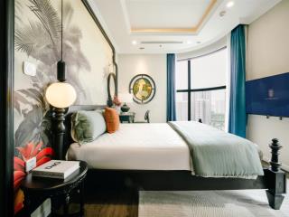 Bán căn góc 2pn2wc, dt80m2, giá 5.6tỷ, the opus one, full nội thất, view hồ bơi 3 tầng, vinhomes q9