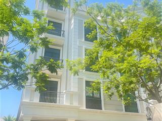 Nhà phố biệt thự 2 mặt tiền trước sau, dt200m2, giá 31.9 tỷ, ngay bến du thuyền the manhattan glory