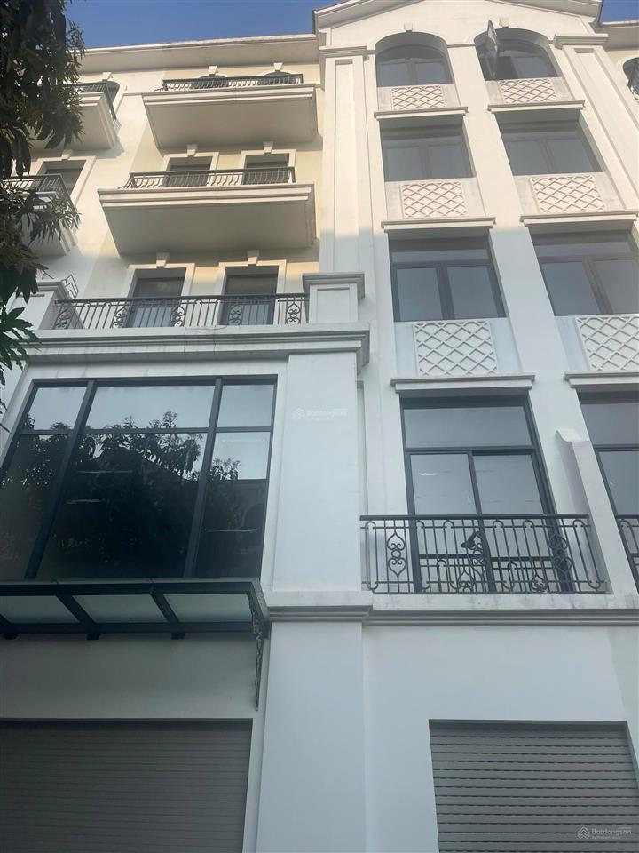 Độc quyền bán căn nhà phố manhattan, dt84m2, 5 tầng, giá 17 tỷ, sẵn sổ, nhà thô, sát công viên 36ha