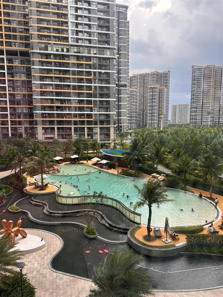 Bán căn 2pn2wc, giá 4,700 tỷ, dt 79m2, the beverly  vinhomes q9, view nội khu nhìn hồ bơi mát mẻ