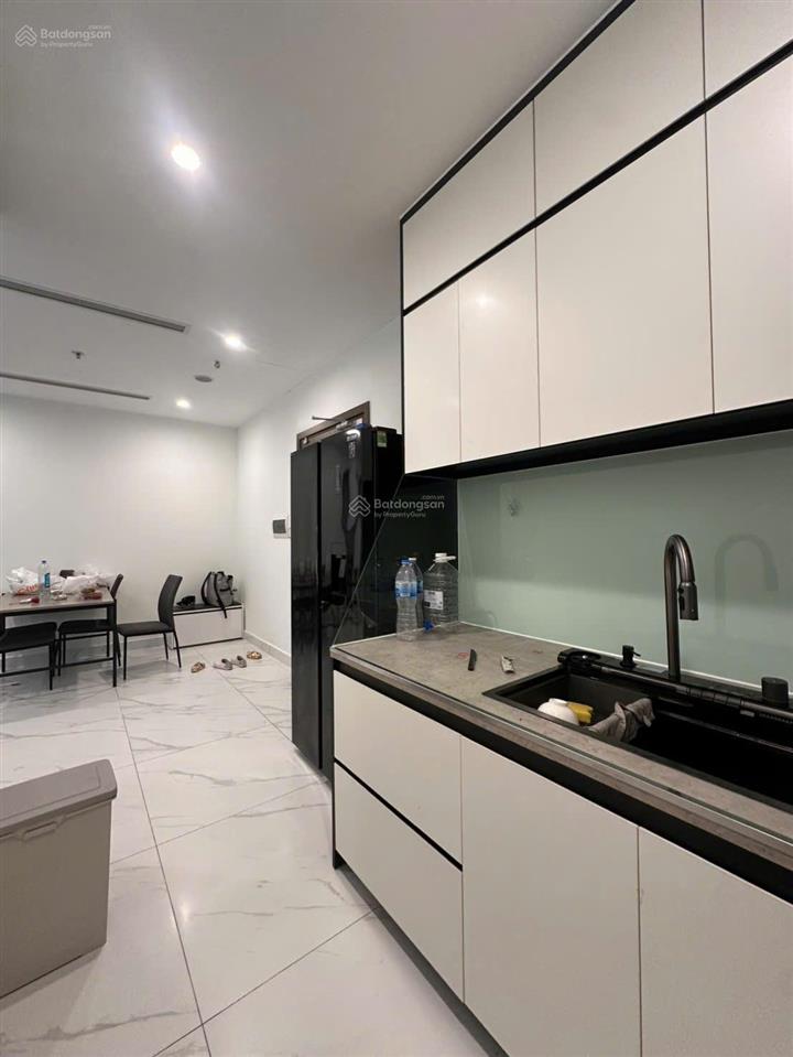Bán căn 2pn2wc, giá 4,700 tỷ, dt 79m2, the beverly  vinhomes q9, view nội khu nhìn hồ bơi mát mẻ