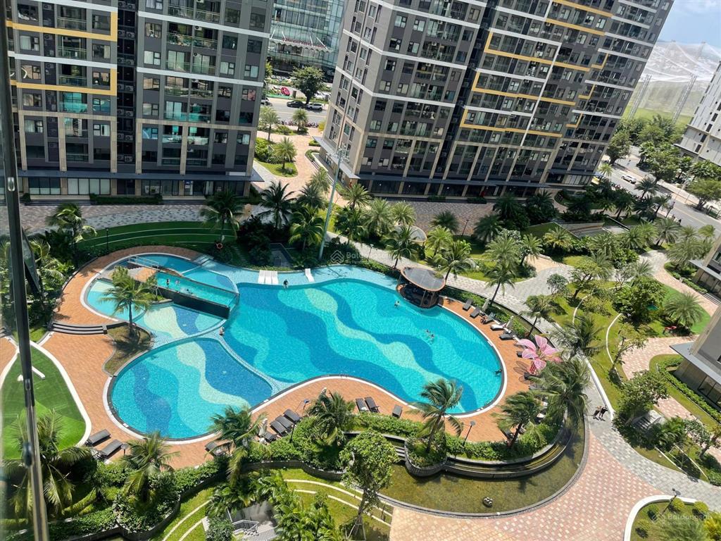 Cần bán căn góc 2pn+, dt 69m2, giá 3,8 tỷ, glory heights vinhomes q9, tầng trung view nhìn hồ bơi