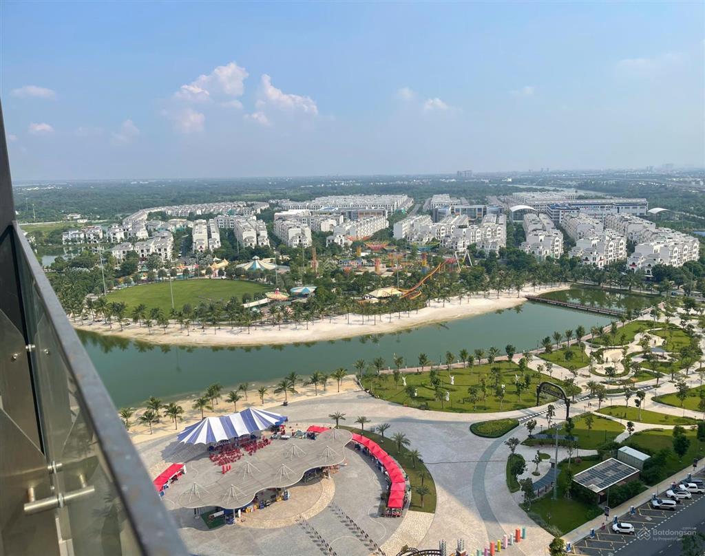 Bán căn 2pn2wc view công viên 36ha, giá 4.950 tỷ, dt80m2, the beverlyvinhomes quận 9, tầng trung