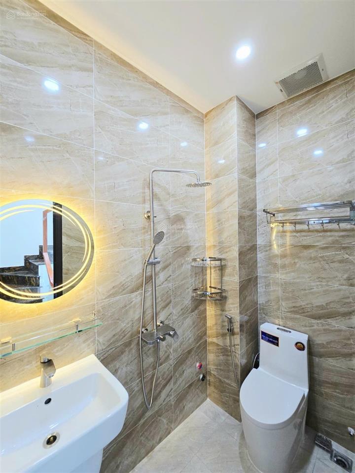 Nhà 3 tầng đường trường lưu. long trường q9 giá 4,25 tỷ còn tl