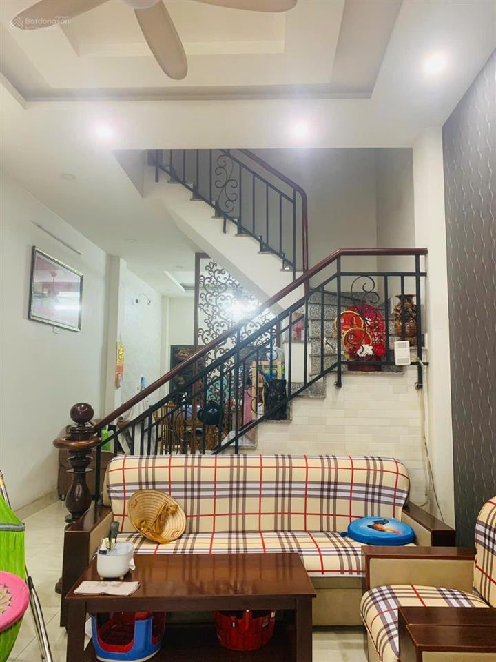 Bán nhà 4 tầng, hẻm xe hơi sát quận 2 giá 7,9 tỷ/64m2