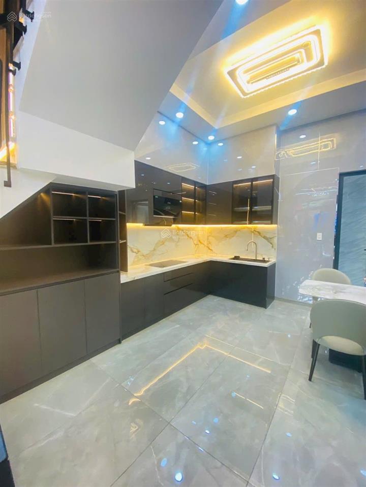 Bán nhà 4 tầng, đường 12m, p. long trường giá 6,1 tỷ (còn tl)