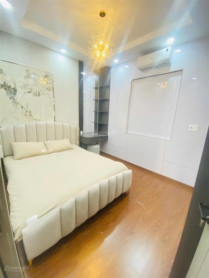 Bán nhà 4 tầng, đường 12m, p. long trường giá 6,1 tỷ (còn tl)