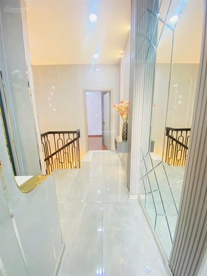 Bán nhà 4 tầng, đường 12m, p. long trường giá 6,1 tỷ (còn tl)