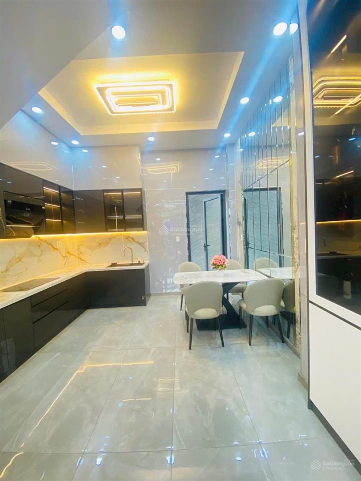 Bán nhà 4 tầng, đường 12m, p. long trường giá 6,1 tỷ (còn tl)