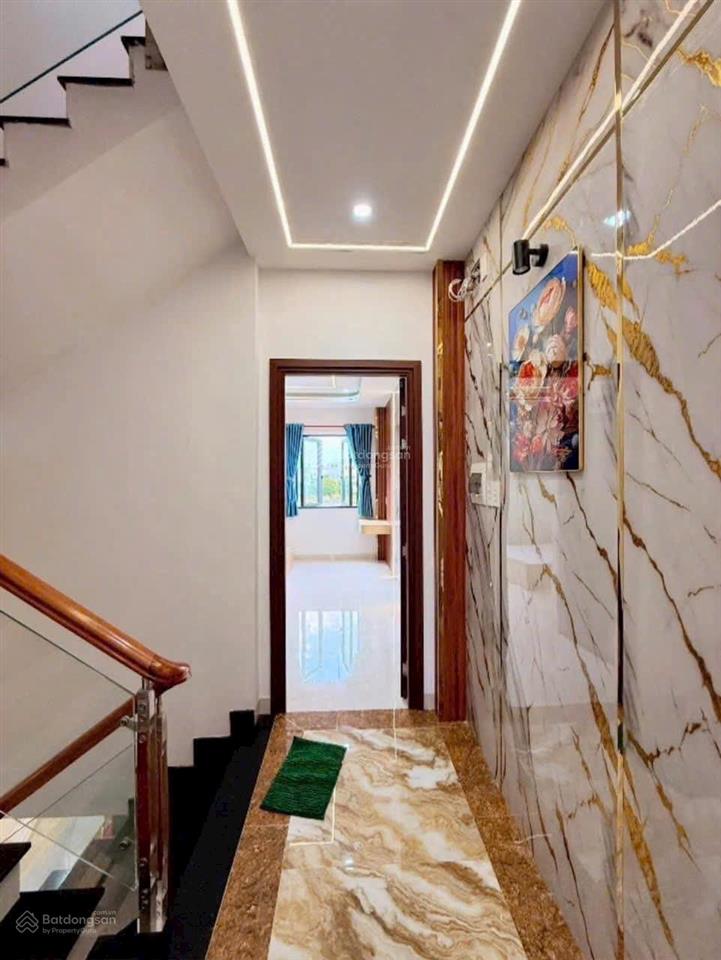 Nhà 4 tầng, hẻm xe hơi, đường lã xuân oai giá 6,8 tỷ/56m2 (còn tl)