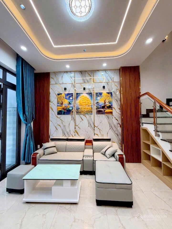 Nhà 4 tầng, hẻm xe hơi, đường lã xuân oai giá 6,8 tỷ/56m2 (còn tl)