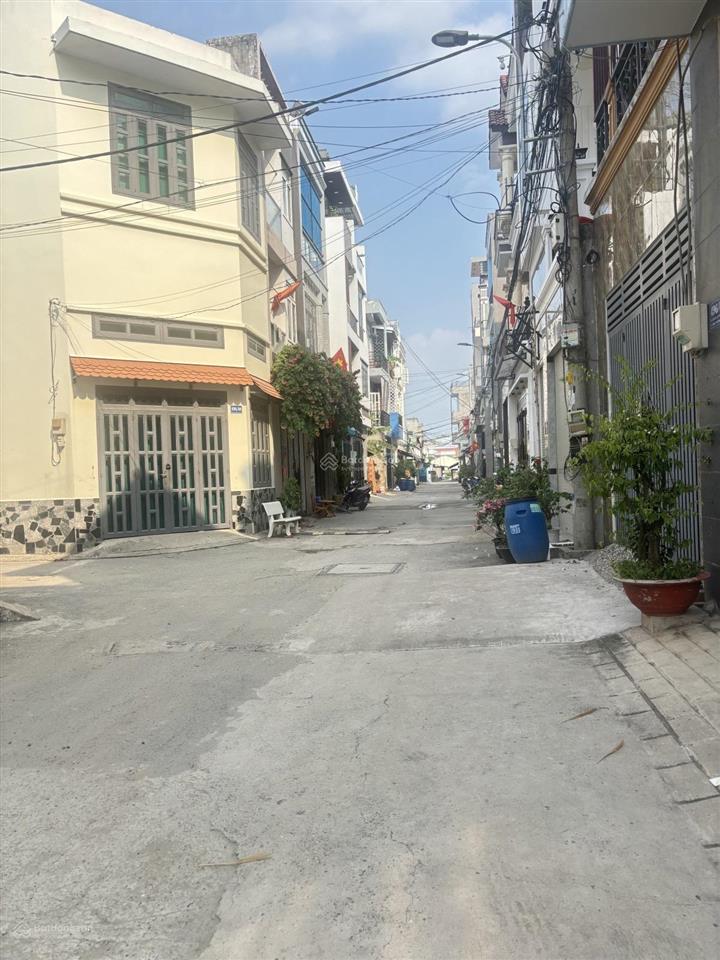 Nhà 4 tầng, hẻm xe hơi đường lã xuân oai giá 5,8 tỷ