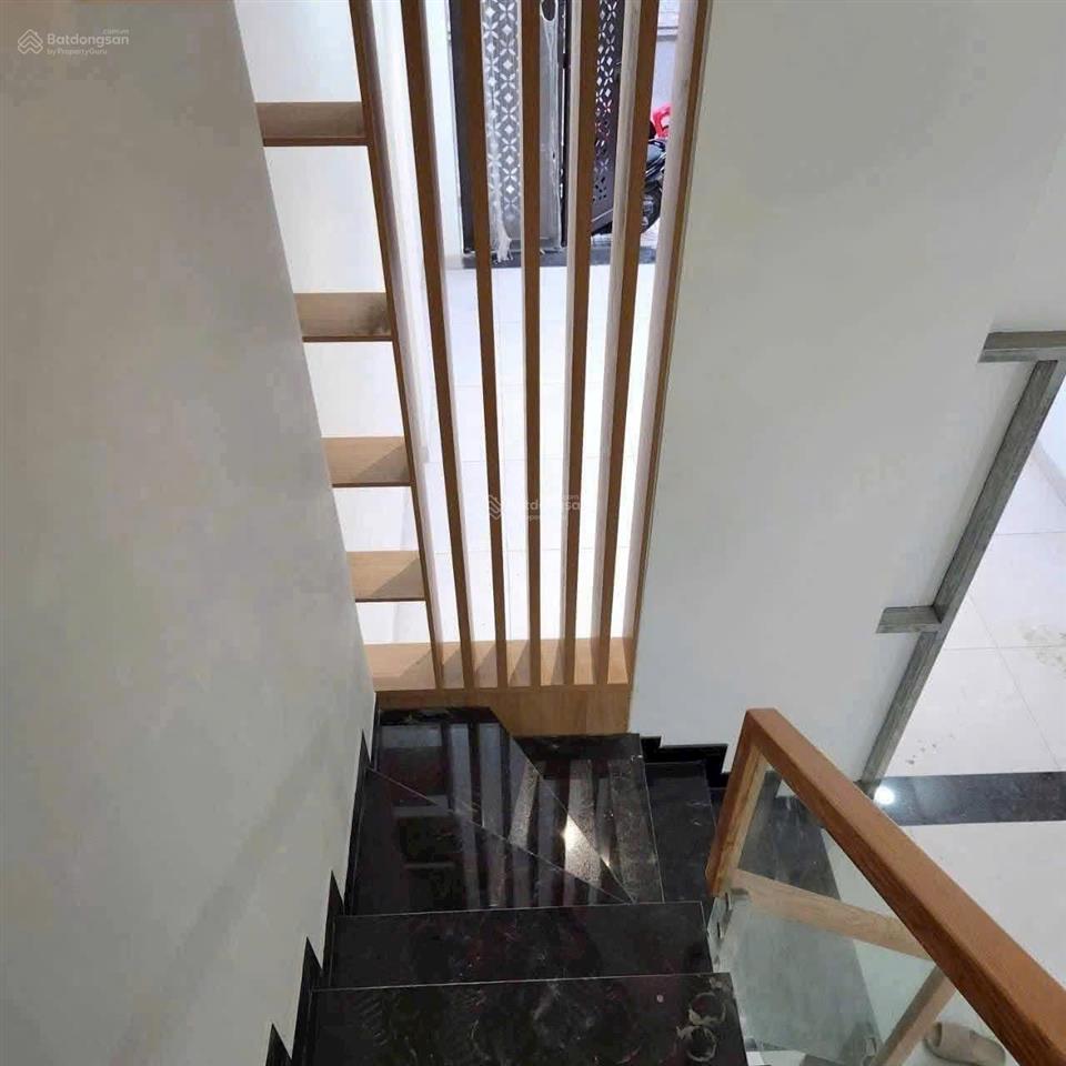 Cần bán nhà 5 tầng, đường 9m, p. long trường giá 5,86 tỷ