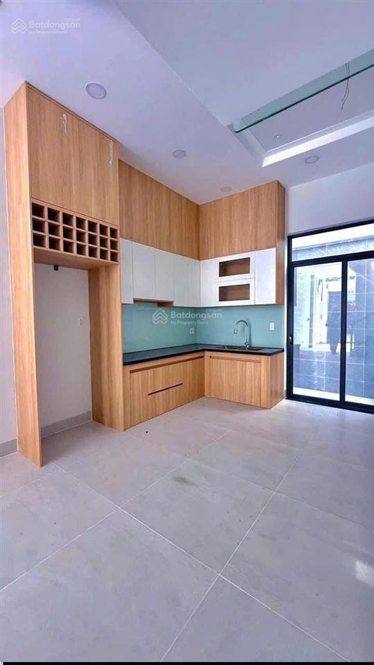 Cần bán nhà 5 tầng, đường 9m, p. long trường giá 5,86 tỷ