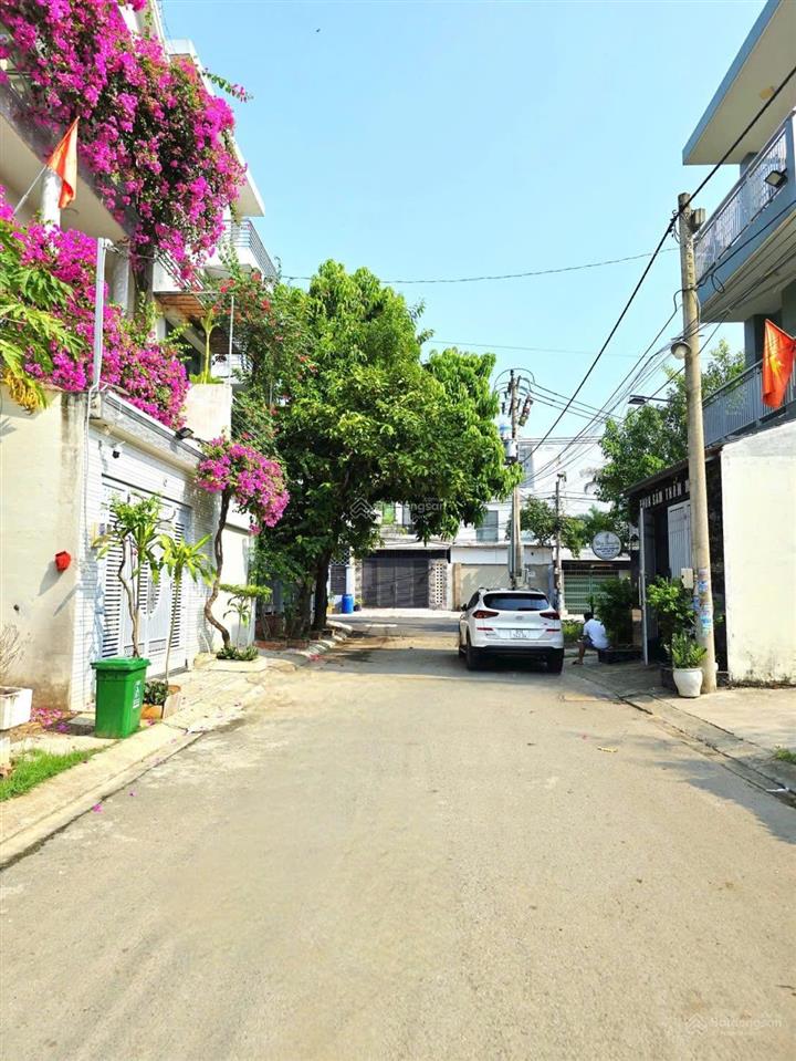 Bán nhà 2 tầng, hẻm xe hơi, p. trường thạnh quận 9 cũ giá 4,2 tỷ/64m2